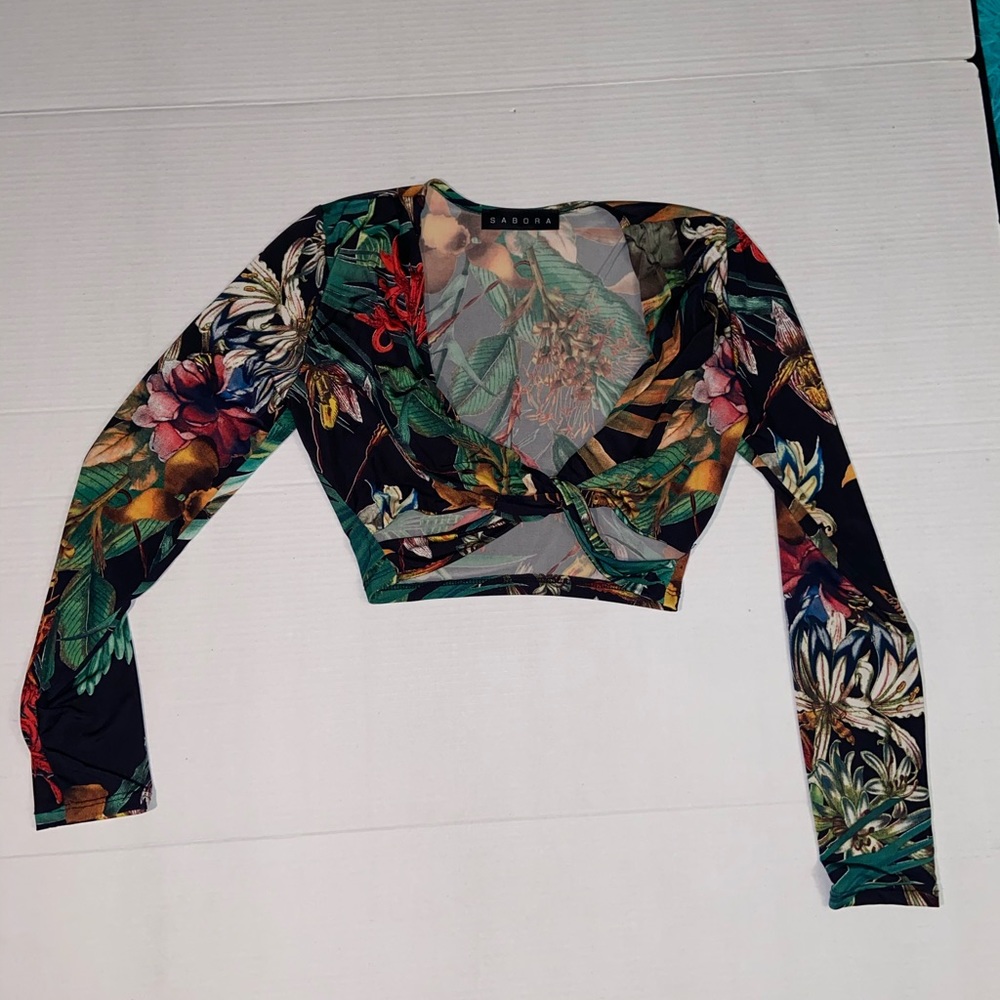 Long sleeve crop top!!